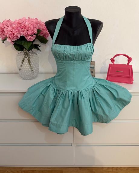 Úplne nádherné, nové šaty značky oh polly, 36