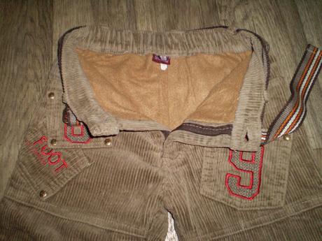 Hrubé menčestrové nohavice, 104