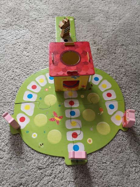 Tri prasiatka hra goula, 