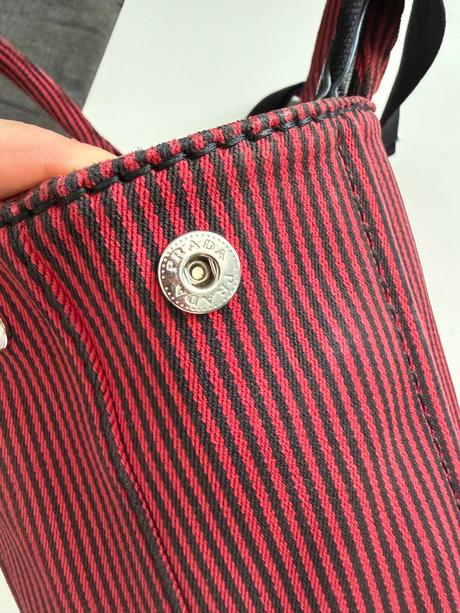 Prada canapa kabelka, prada