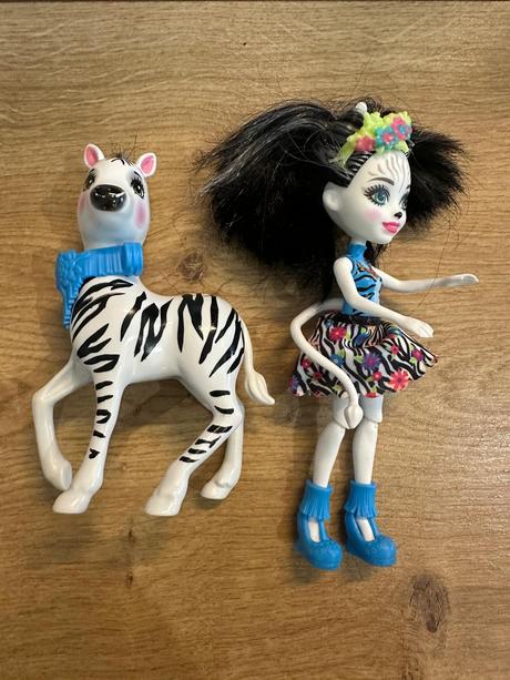 Bábiky enchantimals, 