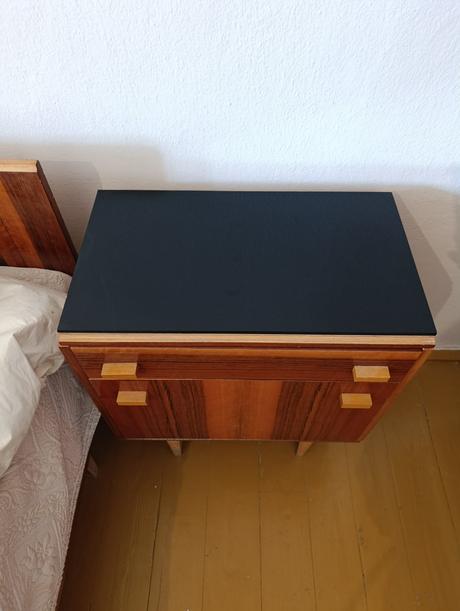 Retro nábytok do spálne, 