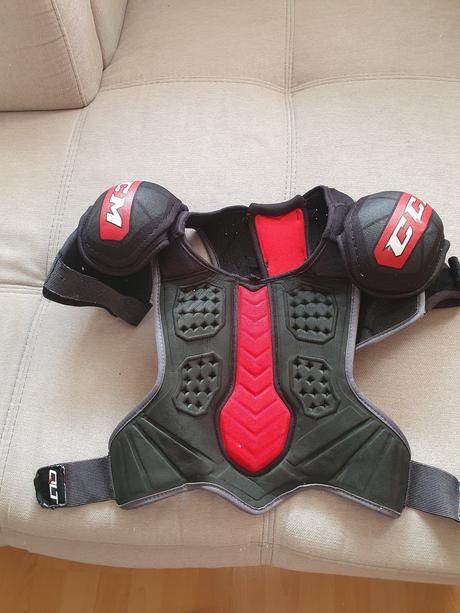 Predám hokejový chránič hrudníka zn.ccm jr, ccm,s