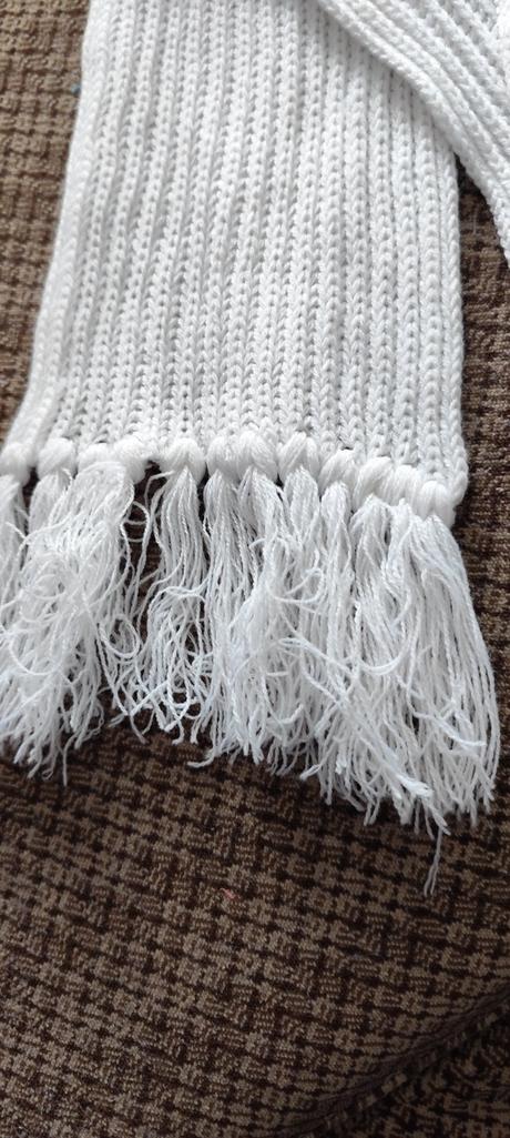 Biely šal s 3d dievcatkom, 128