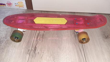 Pennyboard worker, worker