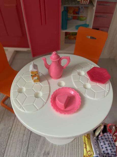 Barbie domček, auto, bazén, 