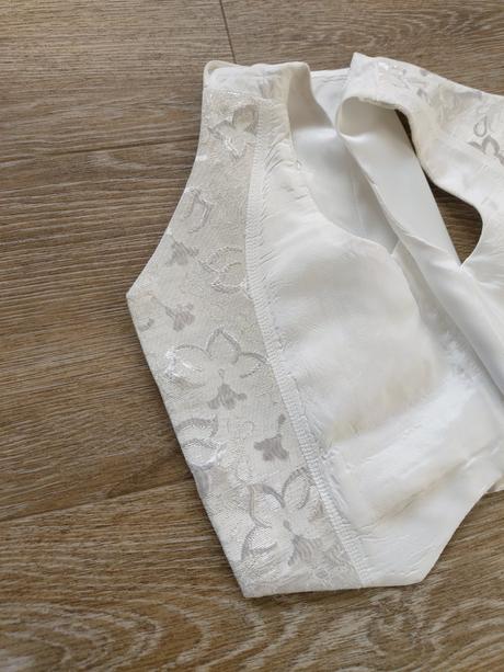 Slávnostný komplet, 92