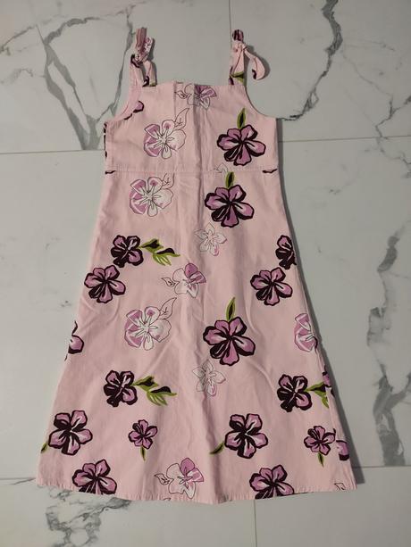 Dievčenské šaty, 128