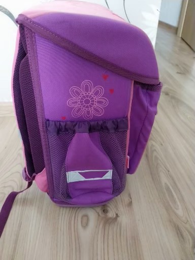 Školská taška pre dievčatko,