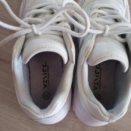 Botasky, deichmann,34