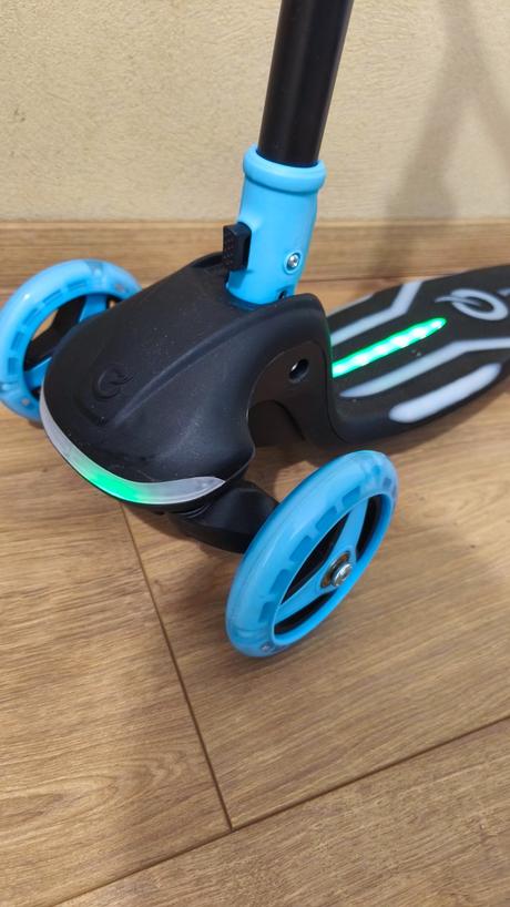 Kolobežka trojkolesová, 