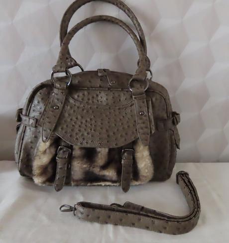 Kabelka s kožušinkou,