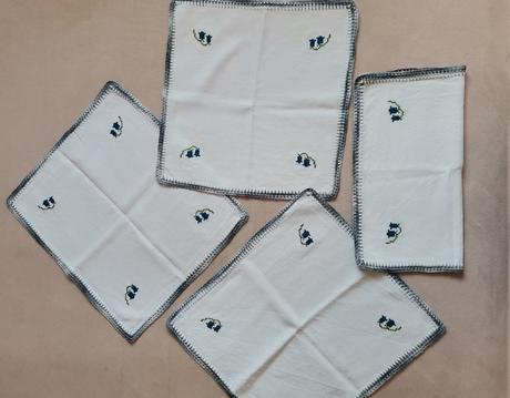 Háčkované, vyšívané obrúsky,