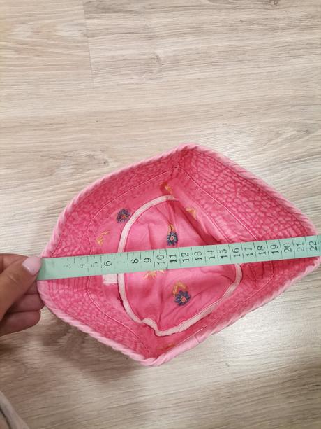 Dievčensky ružový klobúčik, 