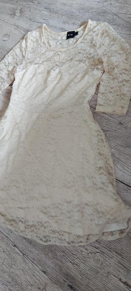 Krásne čipkované šaty zn.asos, 38