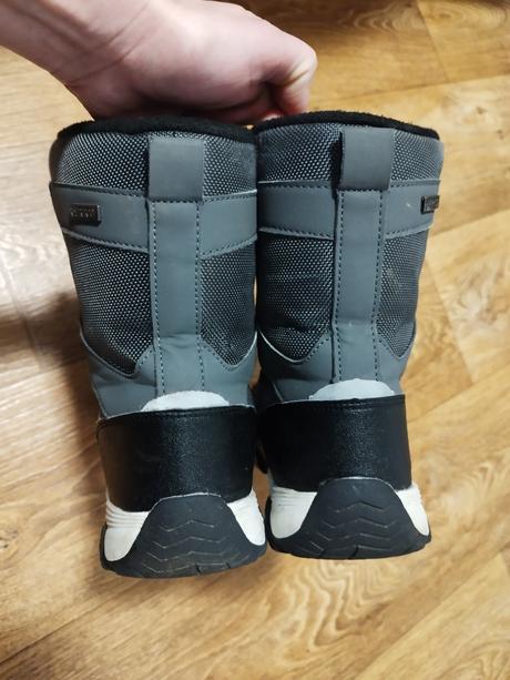 Nepremokavé snehule, 37