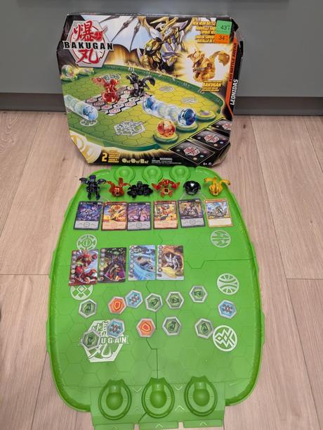 Bakugan arena + 6ks bakuganov, 