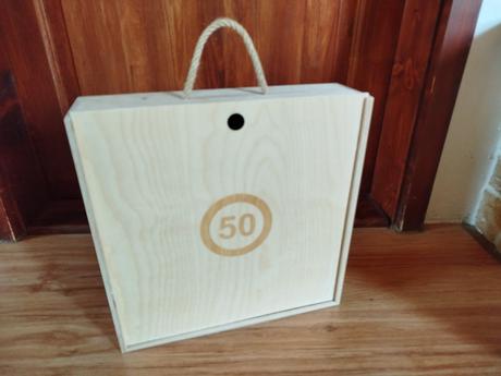 Drevený box na víno k 50 tke, 