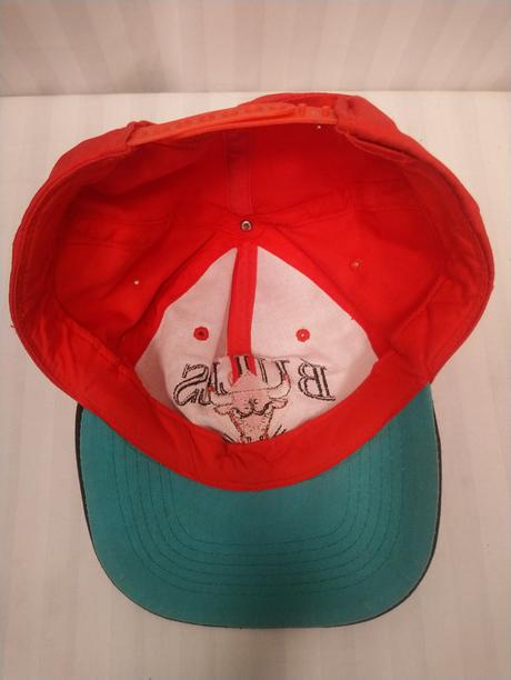 Chicago bulls červeno čierna šiltovka č. 619, 54+, 54