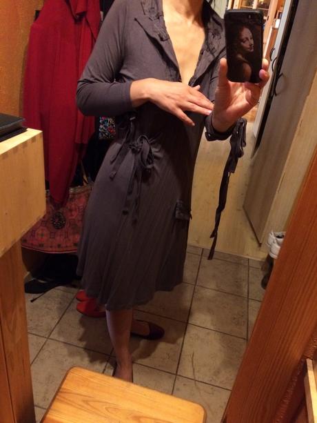 Zaujímavé zavinovacie šaty, m