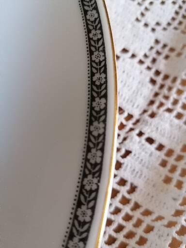 Servírovací tanier, 