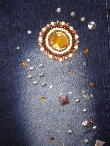 Riflové capri vykladané kamienkami, 40