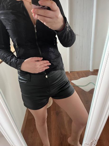 Čierne kraťasy, xl