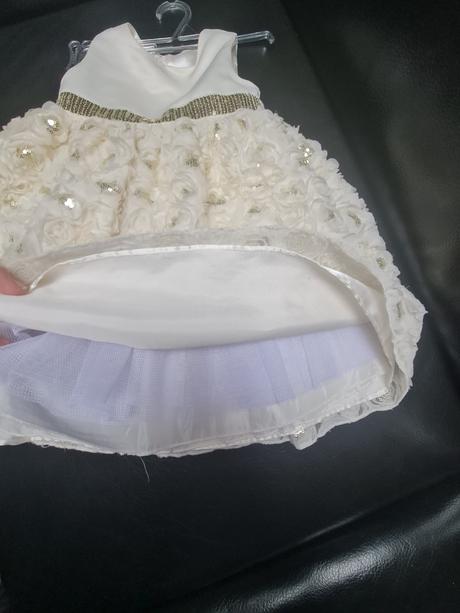 Slávnostné / spoločenské šaty, 98