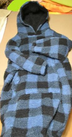 Plyšový trendy kabát s kapucňou oversize, m