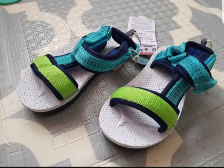 Zara tenisky, sandálky, 24