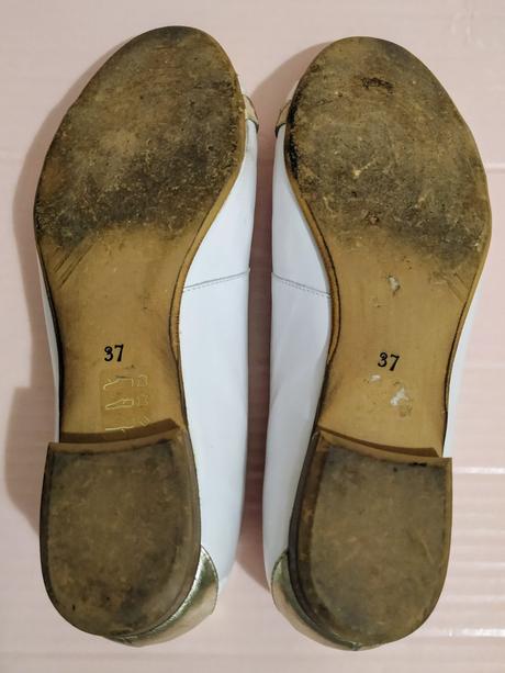 Zničené kožené topánky, 37