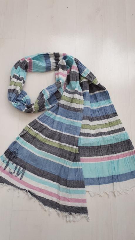 Nenosený tenký šál, crivit