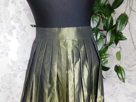 Helene straber luxusna hodvabna sukna ku kroju, 40