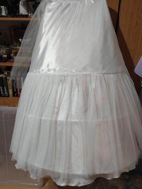 Exkluzívne svadobné šaty, 38