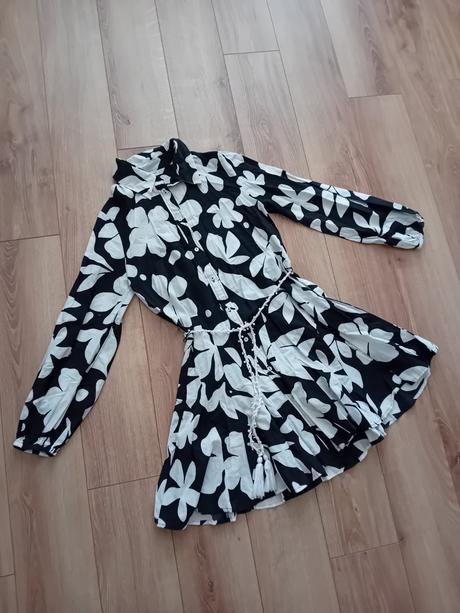 Dámske šaty, stradivarius,xs