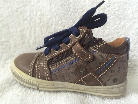 Prechodné celokožené topánočky, bambulini,21