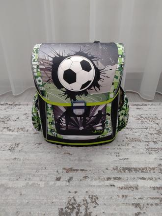 Školská taška pre futbalistu,