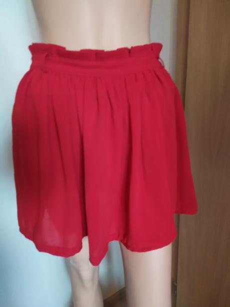 C 55-cervena sukna raz oblecena z vreckami s/m, s