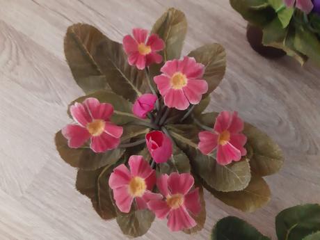 Kytička  umelé  kvety + kvetináč, 