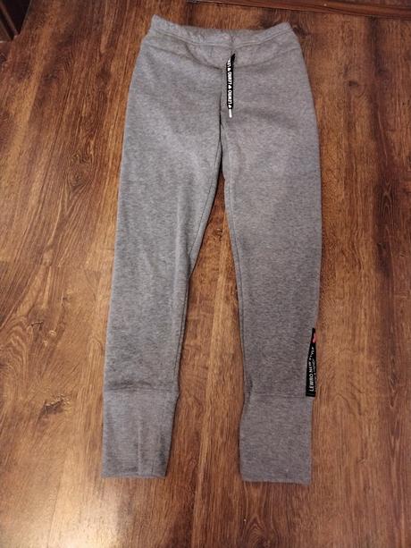 Vyteplené tepláky, lewro,146