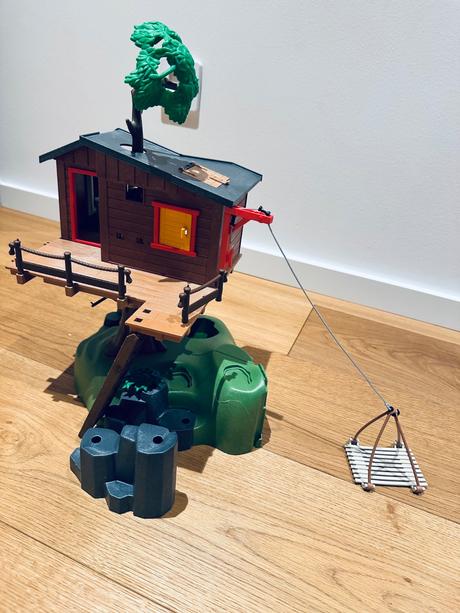 Playmobil wildlife domcek na strome, 