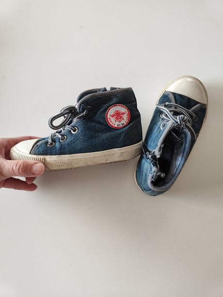 Tenisky, reserved,27