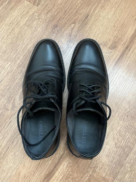 Slavnostne topanky, 36