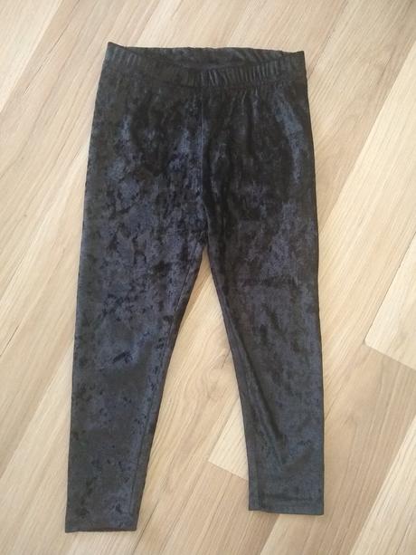 Zamatové legíny, 104