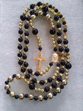 Ruženec s menom a dátumom, 