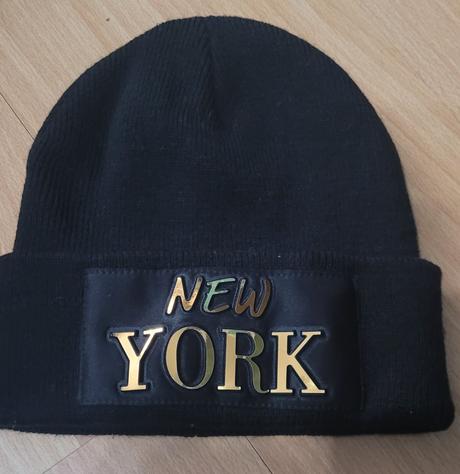 Damska čiapka ii., new yorker