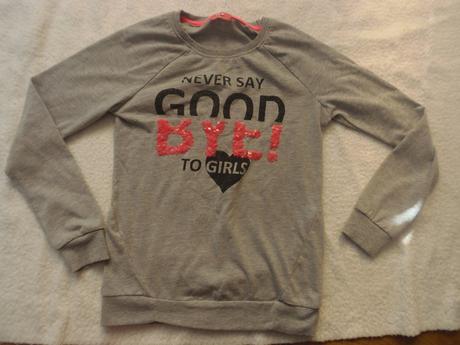 Mikina s farebnými bodkami, 146