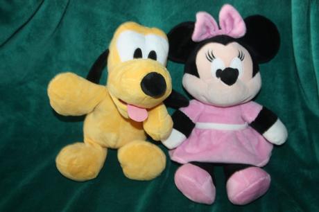 Minnie a pluto 35 cm,
