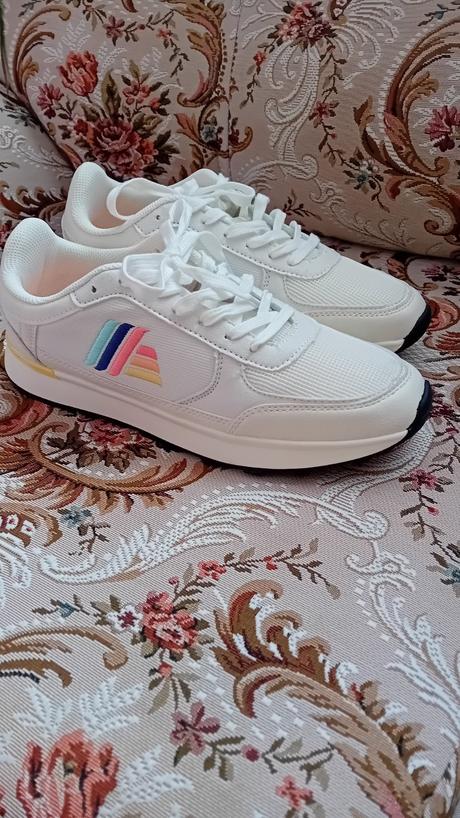 Dámske tenisky z rakúska nové,veľ.41, 41