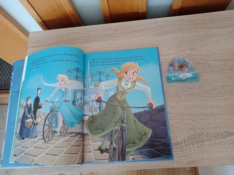 Kniha disney ľadové kráľovstvo(edícia s darčekom), 
